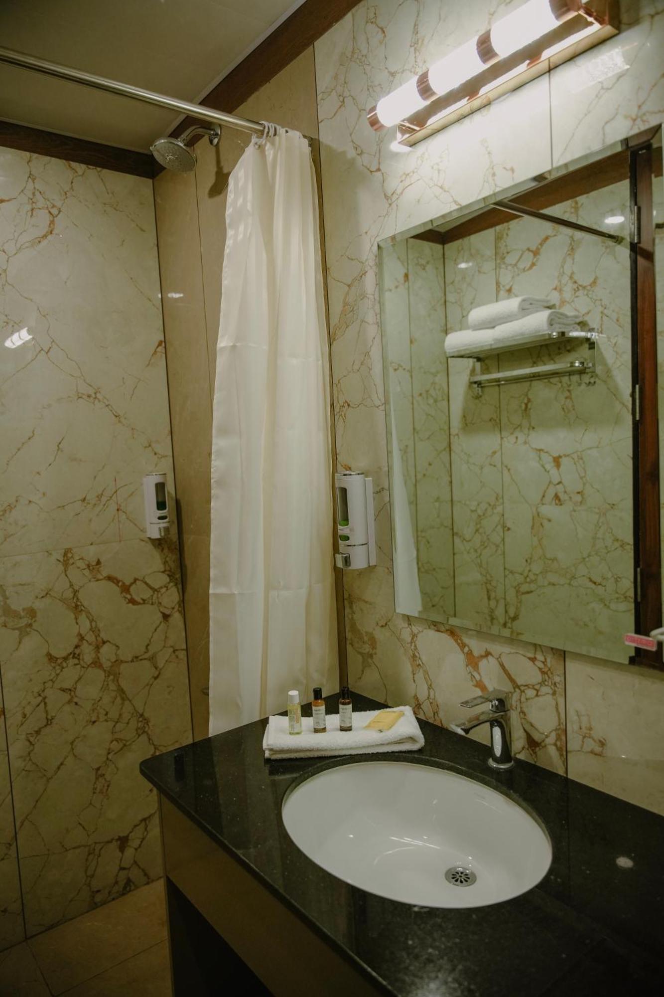 Hotel The King'S Meadows Golhalli Exterior foto